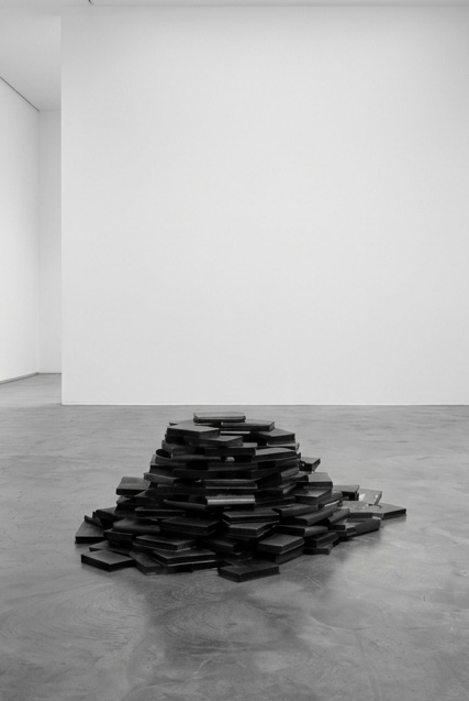 maisonvideo (1988-2008) de Sebastien Loghman installation, sculpture vidéo de Sebastien Loghman